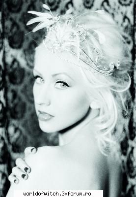 imi place poza asta christina aguilera
