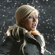 dap dar ii faina nu? asta va place? christina aguilera